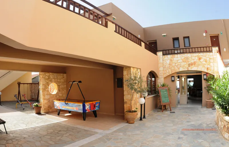 Sports and Entertainment, Indigo Mare, Crete