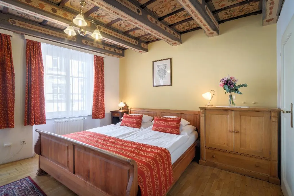 TRIPLE STANDARD Room, Red Lion, Prague