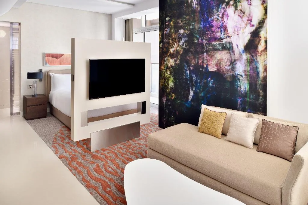 JUNIOR SUITE KING SIZE BED Room, Crowne Plaza Dubai Marina, Dubai