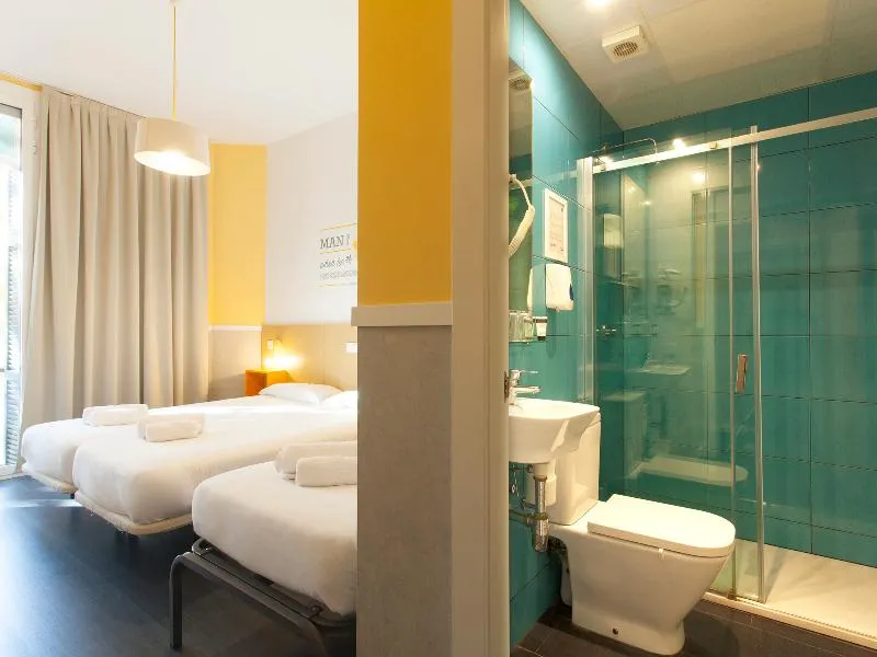 TRIPLE STANDARD Room, Ramblas by Pillow, Barcelona