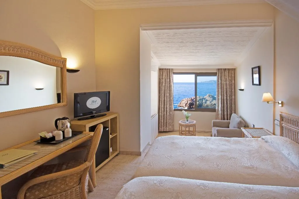 DOUBLE SINGLE USE SUPERIOR SEA VIEW Room, Eden Roc Mediterranean Hotel & Spa, Costa Brava