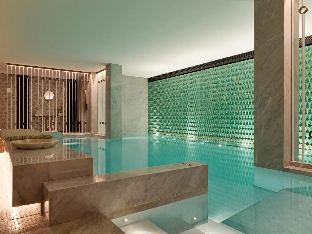 Pool, The One Monumental Palace, Porto
