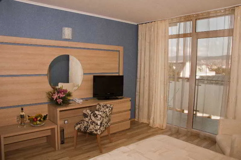 Room, Perla, Bourgas