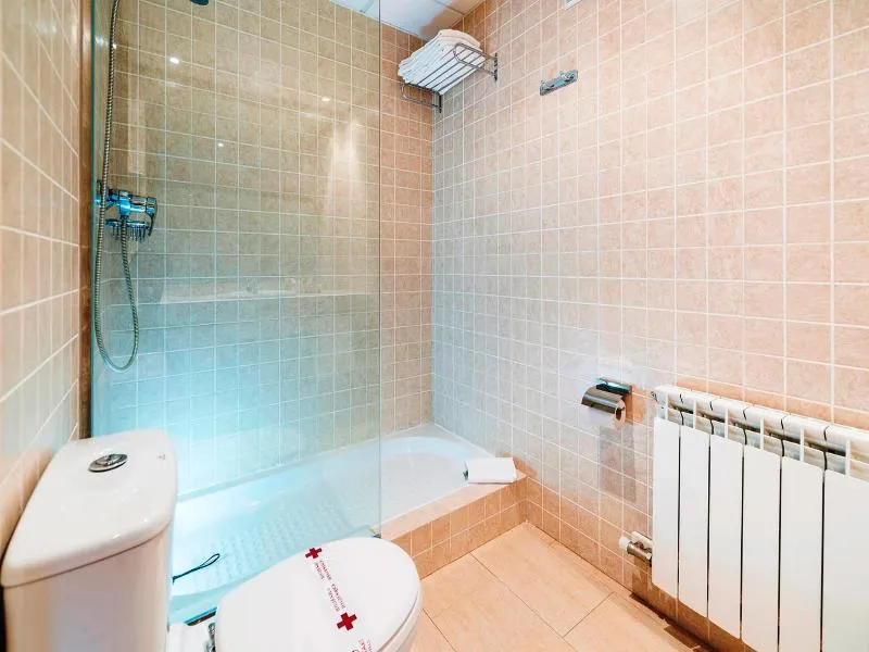 APARTMENT SUPERIOR CAPACITY 4 Room, Guitart La Molina Aparthotel & Spa, Costa Brava