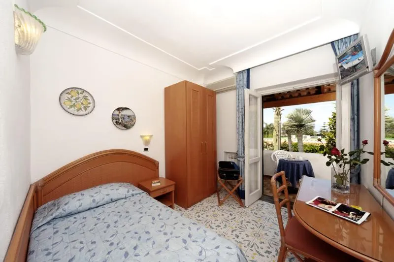 Double or Twin SUPERIOR Room, Park Hotel Terme Mediterraneo, Naples
