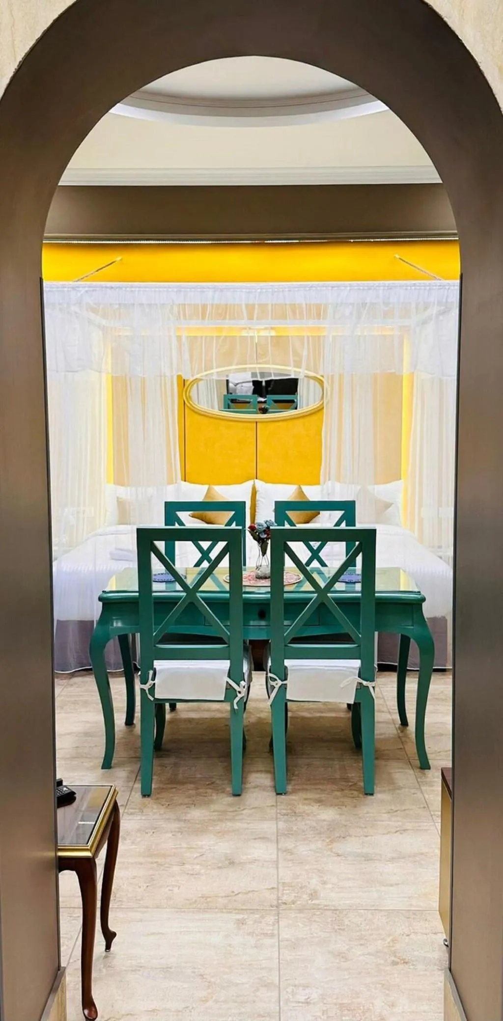Room, Ga Plus, Cairo