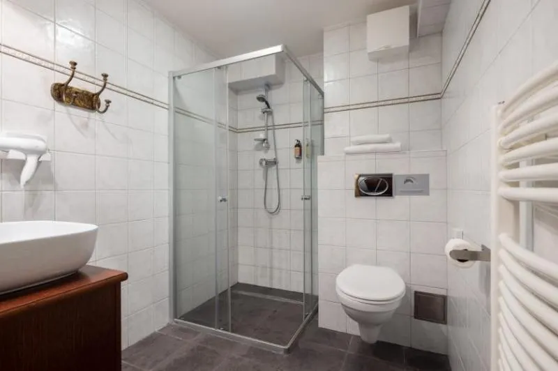 DOUBLE DELUXE Room, Pytloun Chateau Hotel Ctenice, Prague