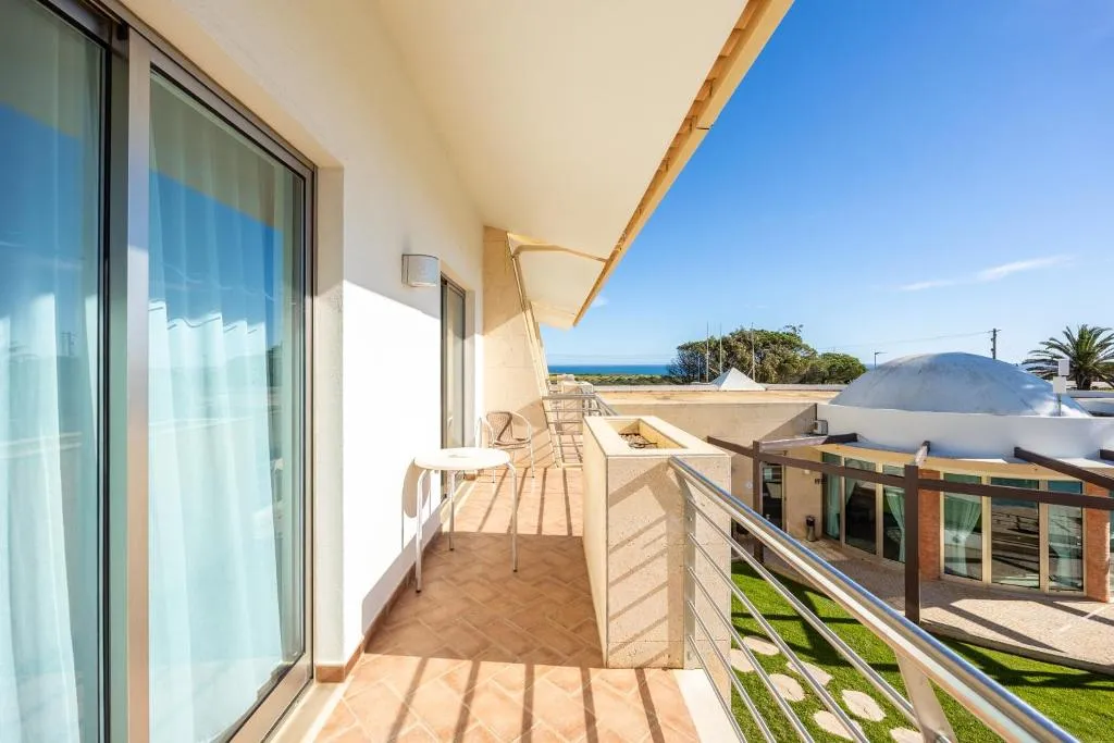 APARTMENT PARTIAL SEA VIEW Room, Pontalaia, Algarve