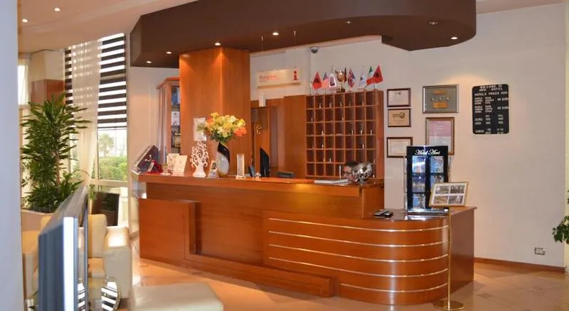 Lobby, Arvi, Durres