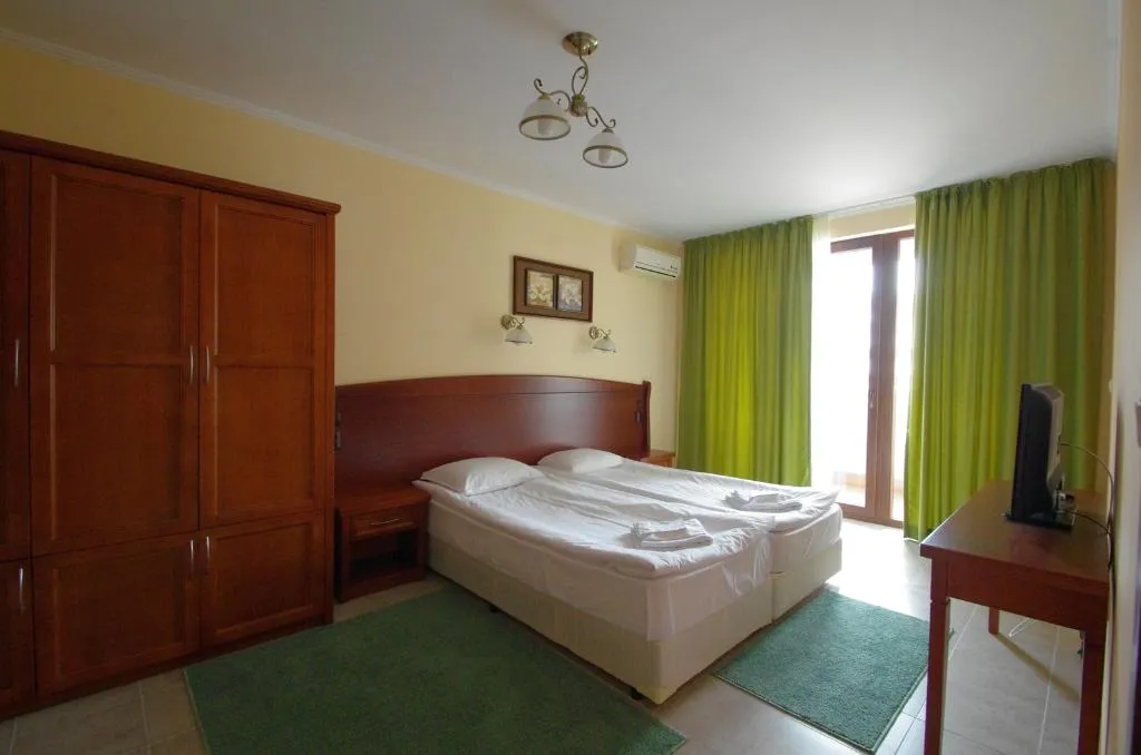 APARTMENT TWO BEDROOMS Room, Casa Real, Bourgas