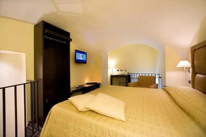 Room, Magi House, Naples