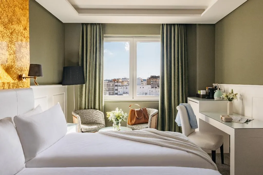 Room, Hotel Colón Gran Meliá, Seville