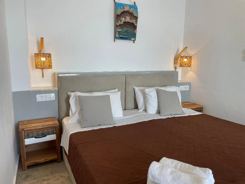 APARTMENT TWO BEDROOMS ONE BATHROOM Room, Kokkinos Villas, Santorini