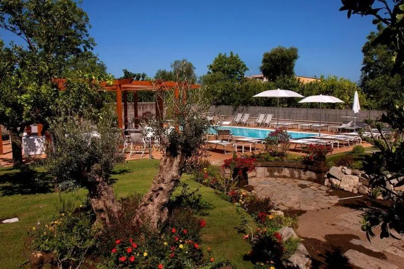Pool, Il Roseto Resort, Naples