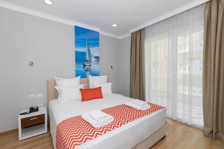 Hotel Britania, Kavaje