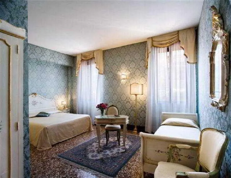 TRIPLE CLASSIC Room, Casa Martini, Venice