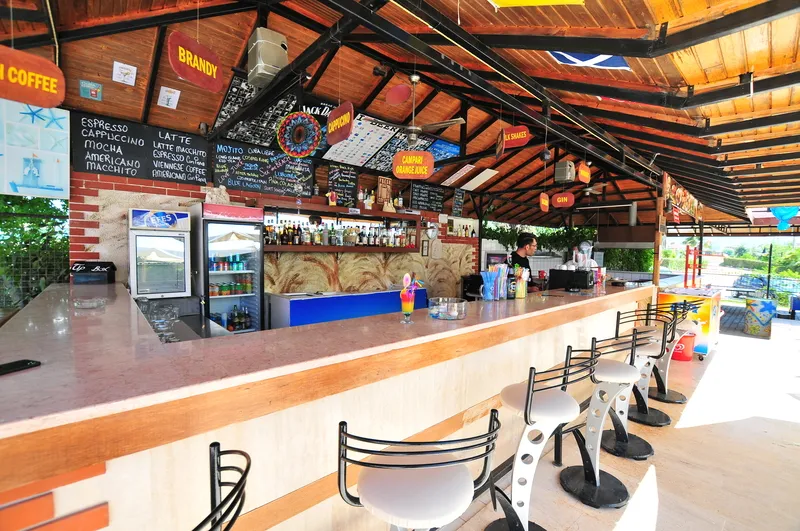 Bar, Pelin, Dalaman