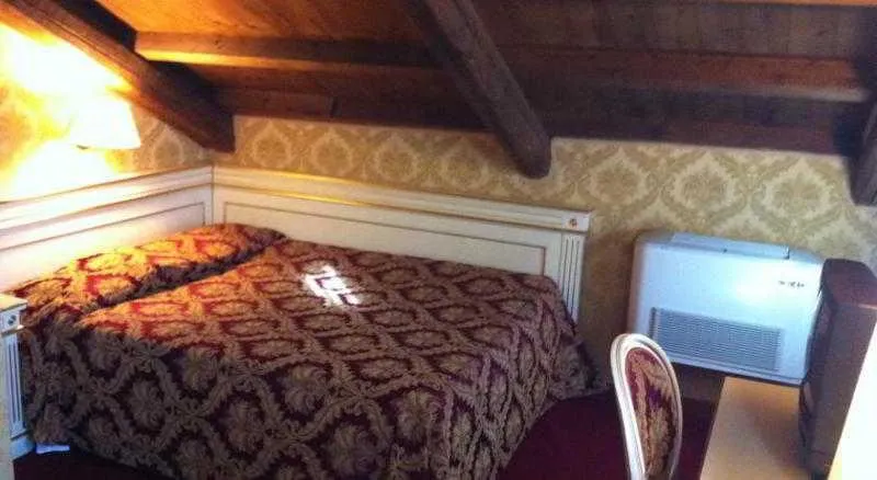 DOUBLE STANDARD Room, Casa Arte, Venice