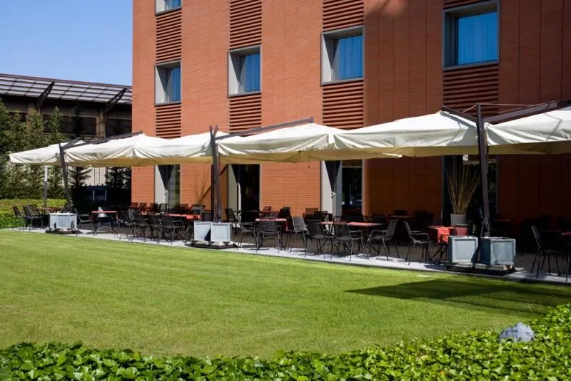 Terrace, Cruise, Milan
