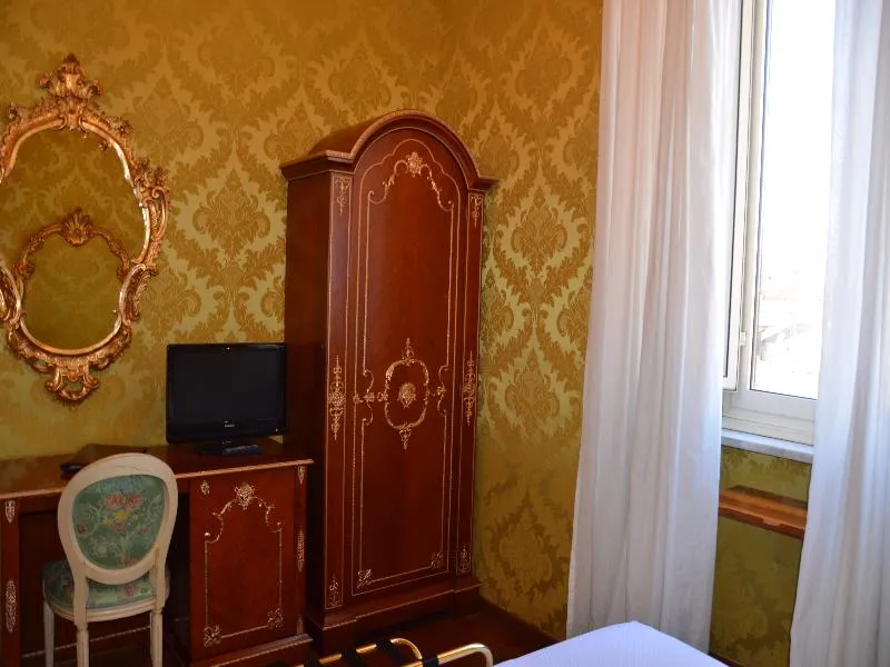 DOUBLE ECONOMY Room, Turner, Rome