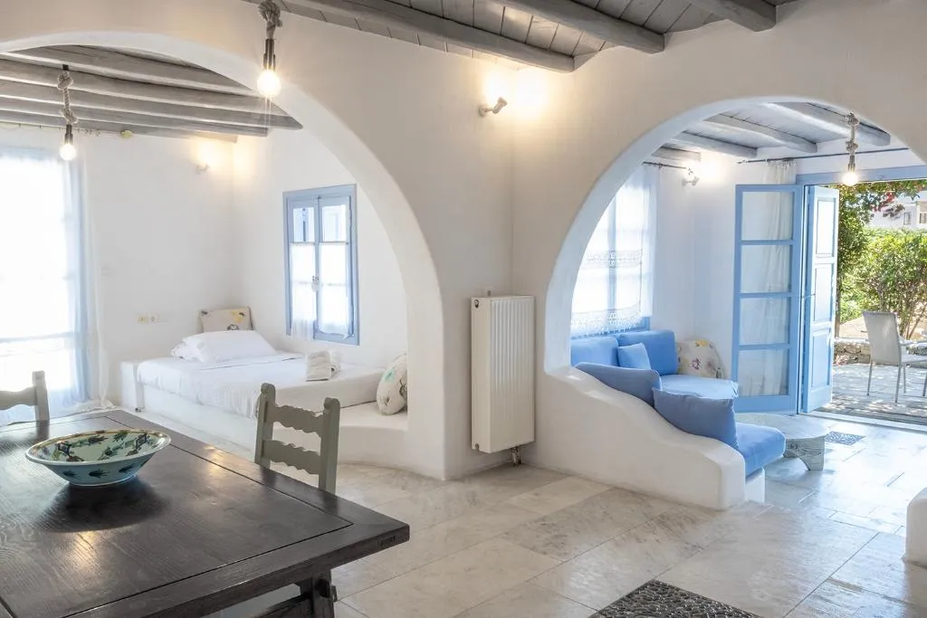 JUNIOR SUITE GARDEN VIEW Room, Nama Villas, Mykonos