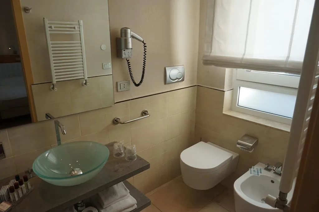 TRIPLE STANDARD Room, Leonardo Boutique Hotel Rome Termini, Rome
