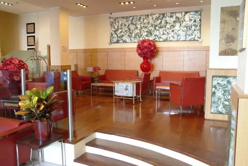 Lobby, Windsor, Milan