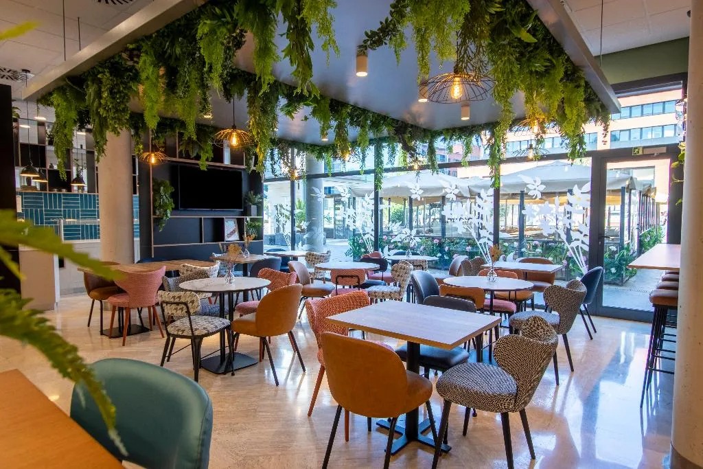 Restaurant, Travelodge Madrid Arturo Soria, Madrid