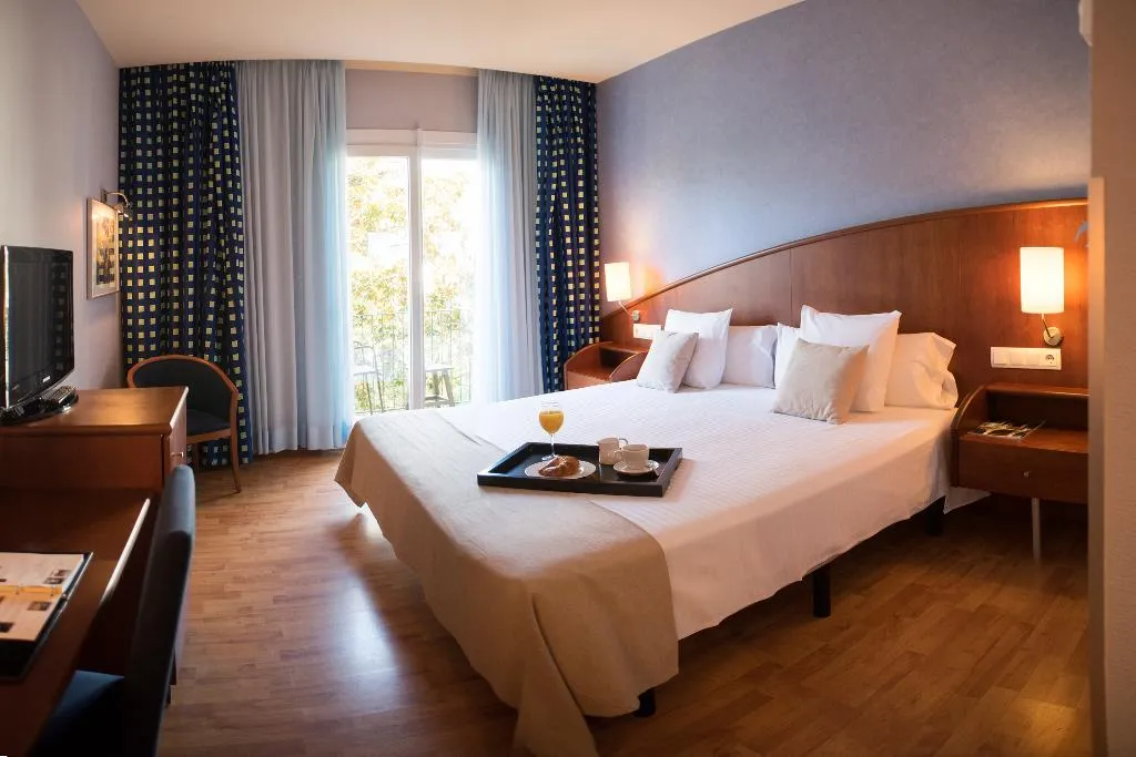 DOUBLE WITH BALCONY Room, Delfin, Costa Brava