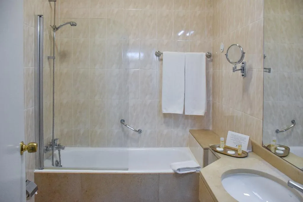 Double or Twin CLASSIC Room, Toural, Porto