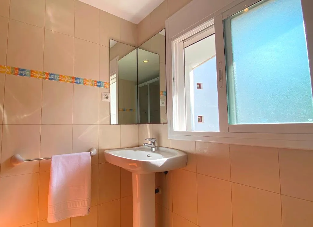 STUDIO CAPACITY 3 Room, Corcega, Costa Dorada