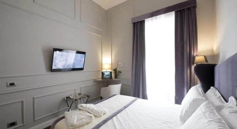 DOUBLE DELUXE Room, Relais Leone, Rome