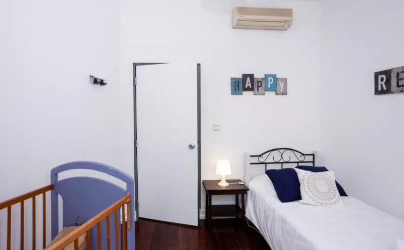 SINGLE BASIC Room, Kais do Sol, Lisbon