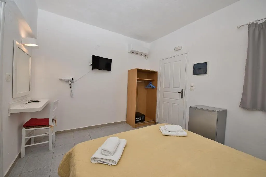 Double or Twin POOL VIEW Room, Caldera View Resort-Adults only, Santorini