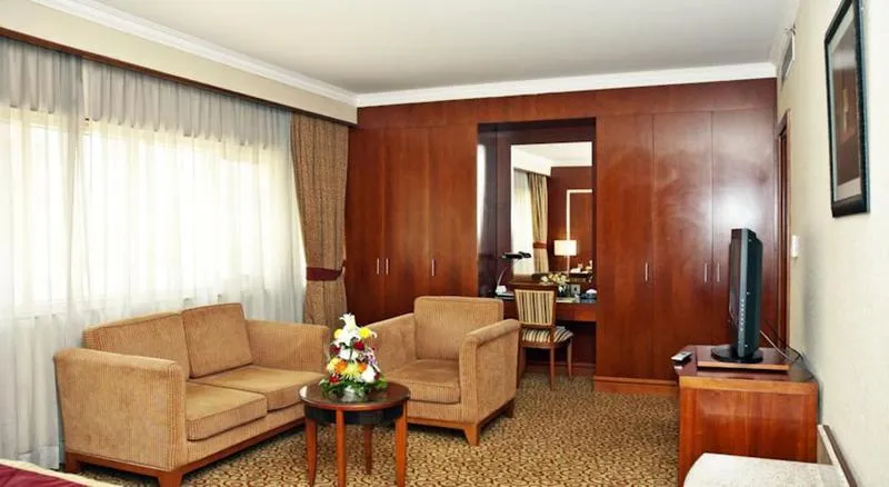 Double or Twin EXECUTIVE Room, Ramee Royal Hotel Dubai, Dubai