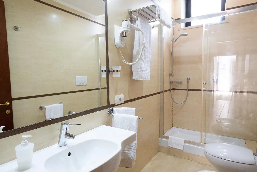 QUADRUPLE STANDARD Room, Cervara Park Hotel, Rome