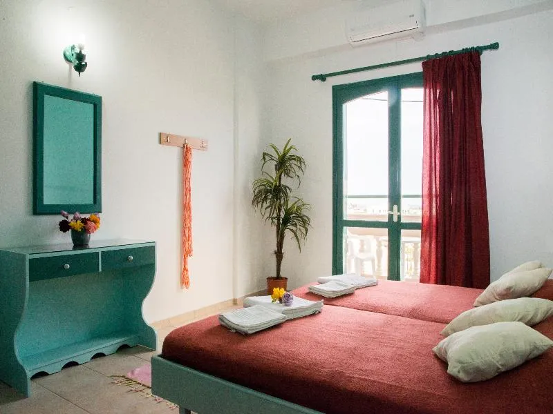 STUDIO CAPACITY 2 Room, Theoni Apartments, Crete