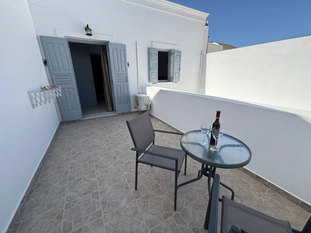 DOUBLE CLASSIC Room, Tarelis Apartmens Studios, Santorini