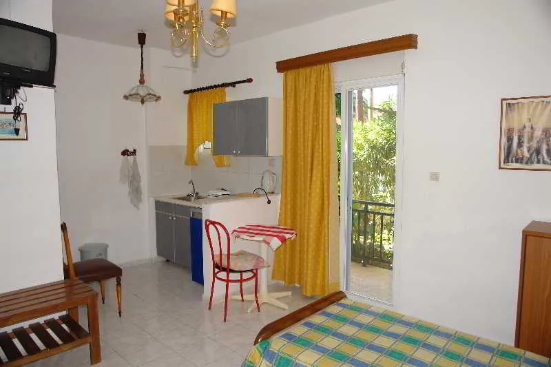 STUDIO STANDARD Room, Villa Nefeli, Corfu