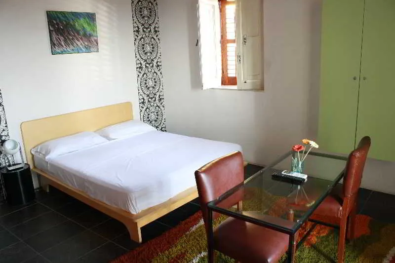 Room, Lerux Affittacamere, Catania
