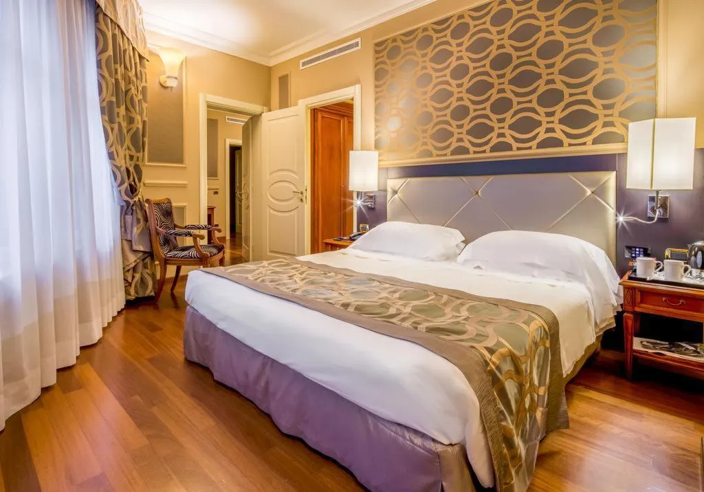 DOUBLE QUEEN SIZE BED Room, Grand Visconti Palace, Milan