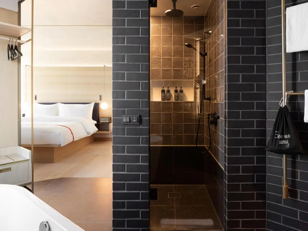 Double or Twin LOFT Room, Ruby Emma Hotel Amsterdam by IHG, Amsterdam