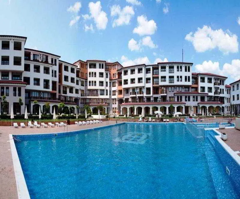 Pool, Harmony Hills, Varna
