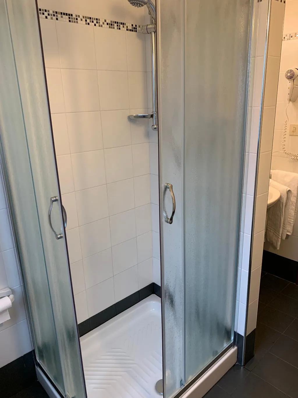 STUDIO CAPACITY 3 Room, Gemini City Centre Studios, Florence