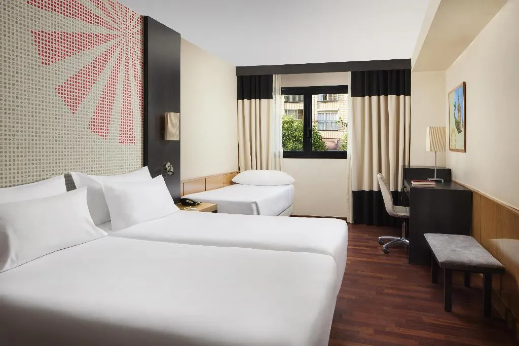TRIPLE STANDARD Room, iStay by NH Ciudad de Valencia Hotel, Valencia