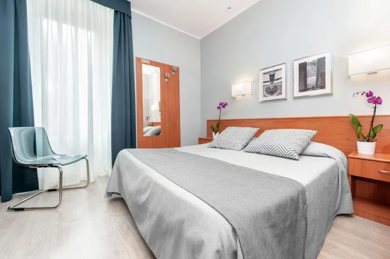 DOUBLE SUPERIOR Room, Roi, Naples