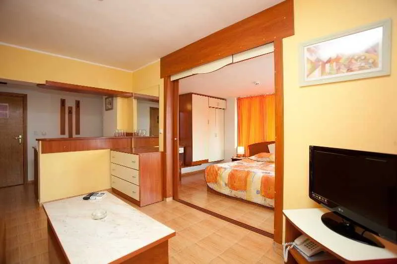 Room, Pliska, Varna