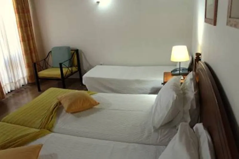 FAMILY ROOM CAPACITY 3 Room, Quinta Do Serrado, Porto Santo