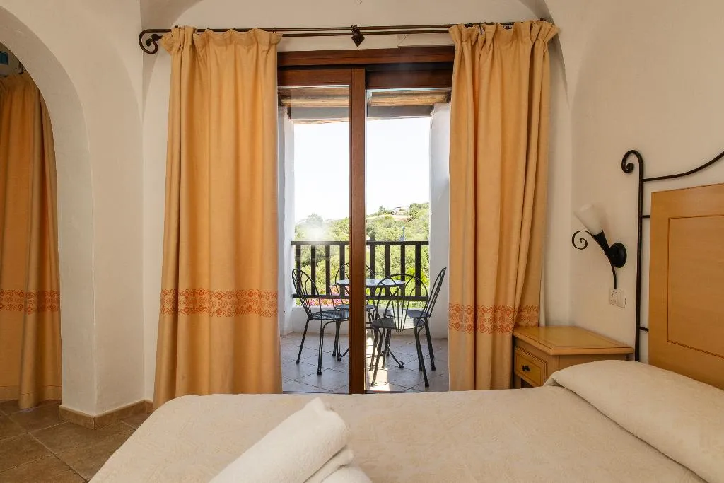 QUADRUPLE GRAND DELUXE Room, Hotel Pedra Santa, Olbia