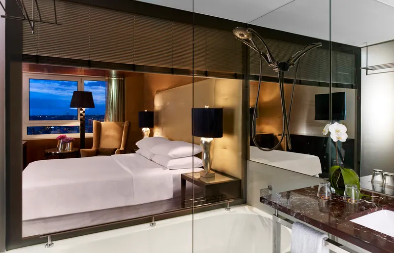 Room, Sheraton Lisboa Hotel & Spa, Lisbon